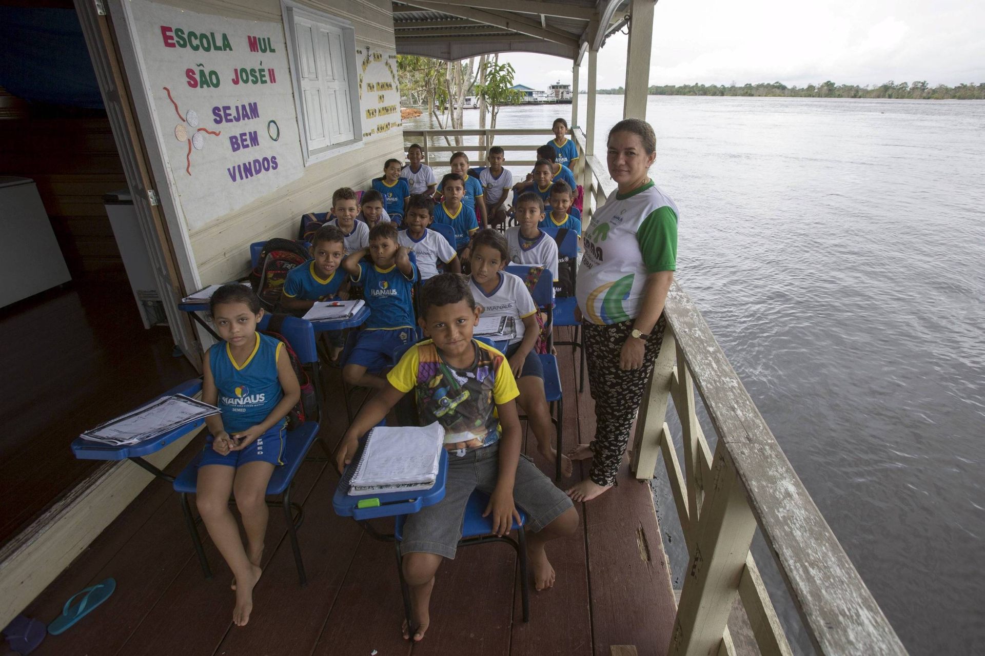 Children learning in the Amazon